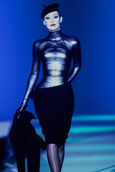 Look 11